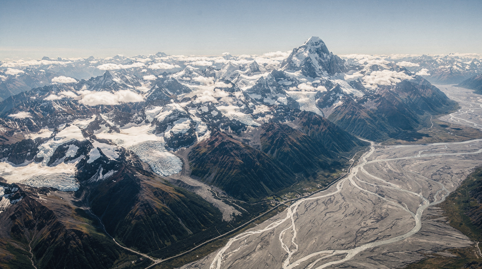 Alpes do Sul — panorâmica da espinha dorsal montanhosa da Nova Zelândia