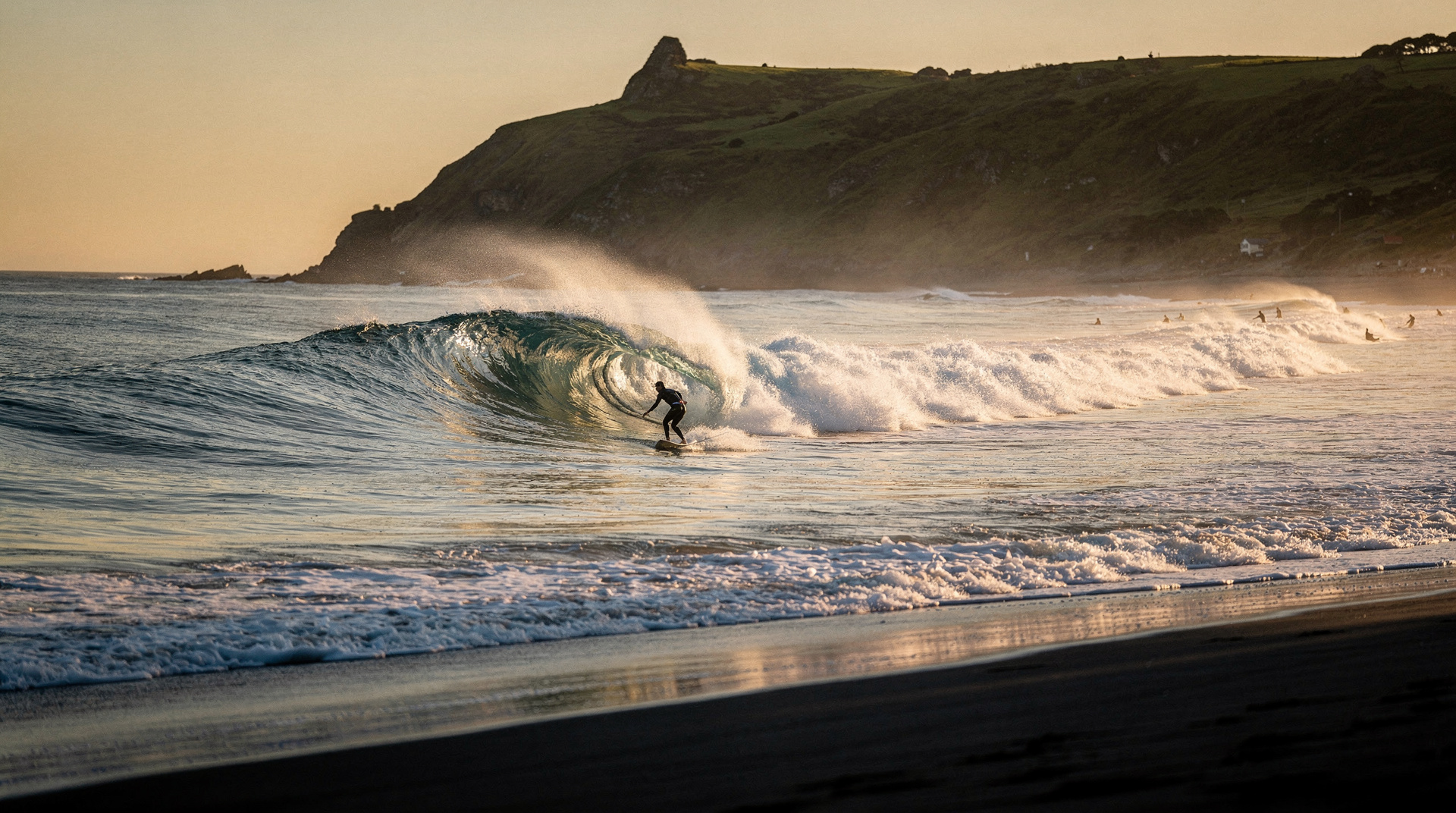 Surf em Raglan — a melhor onda esquerda da Nova Zelândia